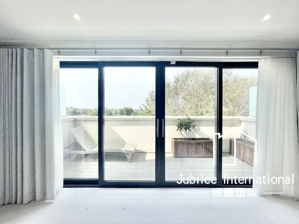 Property photo 2 of 30