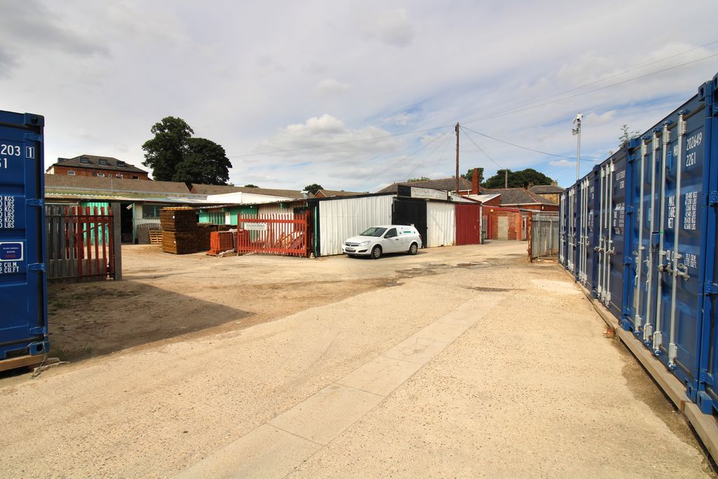 Property photo 3 of 4