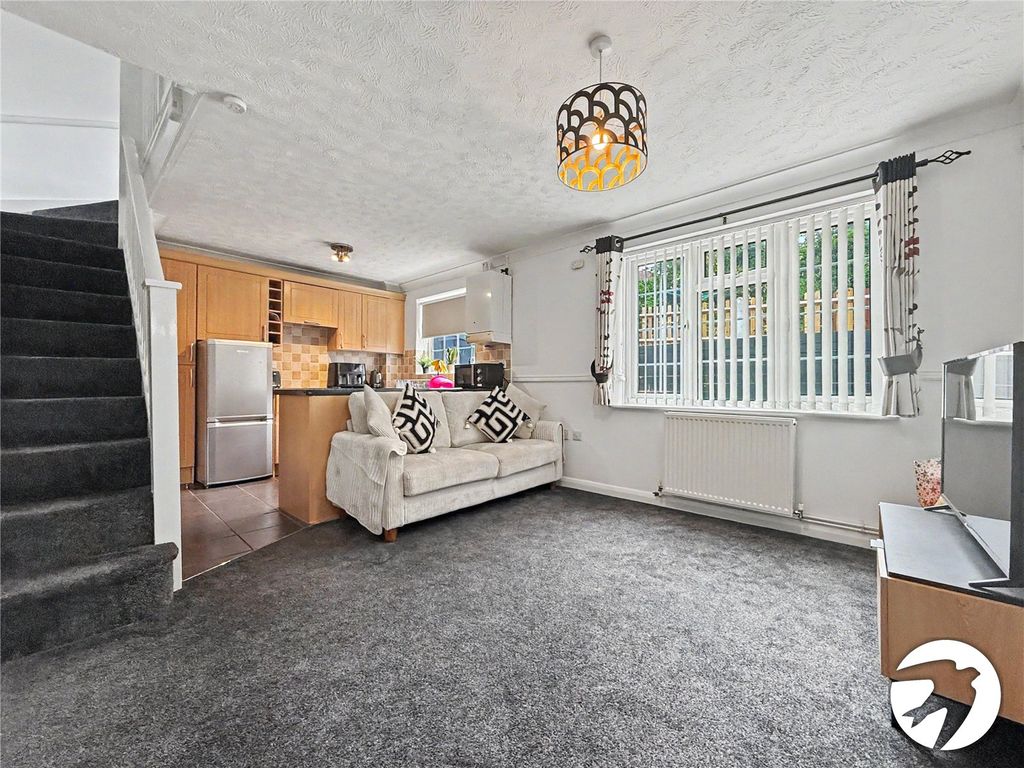 Property photo 2 of 12 Picture No. 17