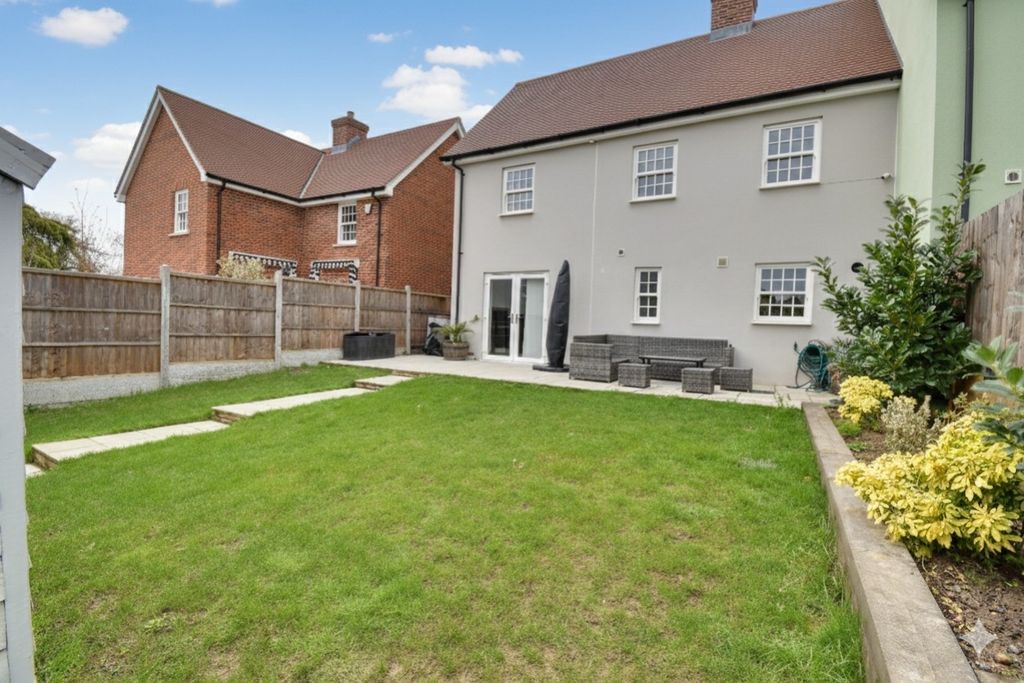 Property photo 1 of 13 818 820 A