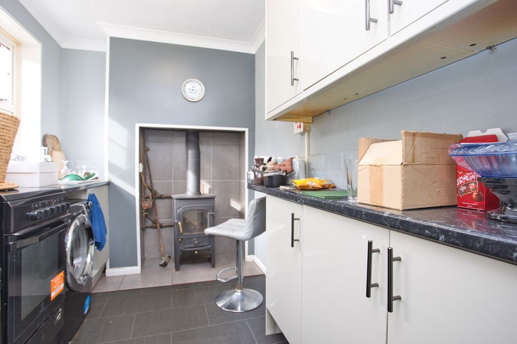 Property photo 3 of 11 Picture 3