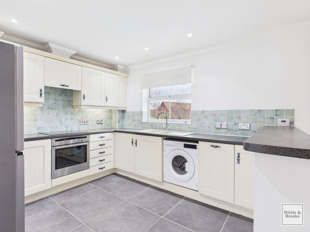 Property photo 3 of 16 Kitchen