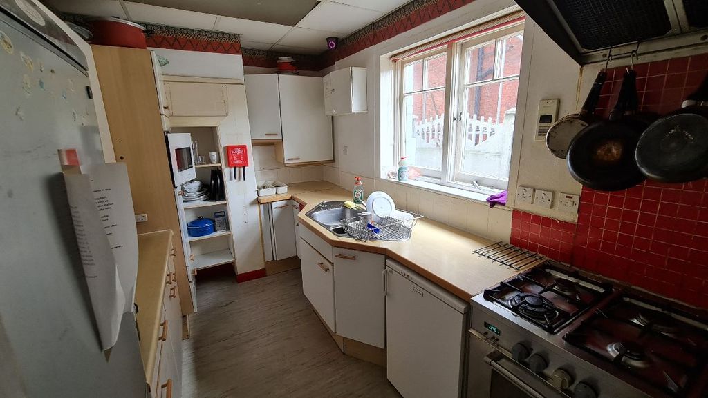 Property photo 3 of 8