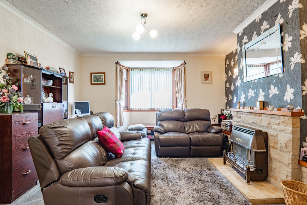 Property photo 2 of 45