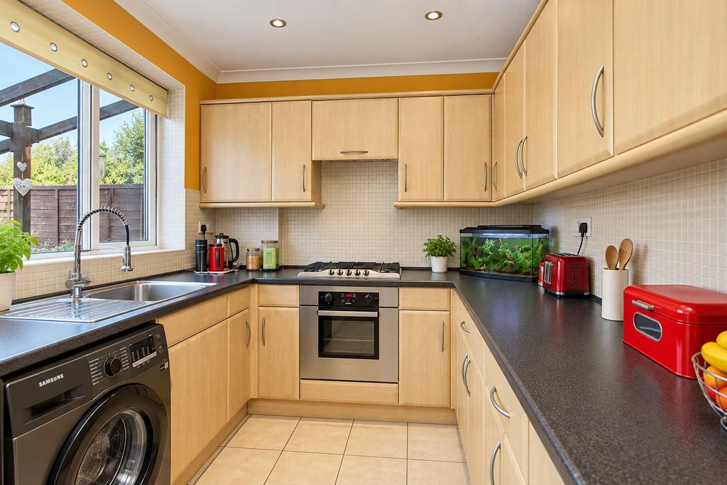 Property photo 2 of 12 Cbecf306-345F-4E3F-A522-352Bca5Cf261.Png