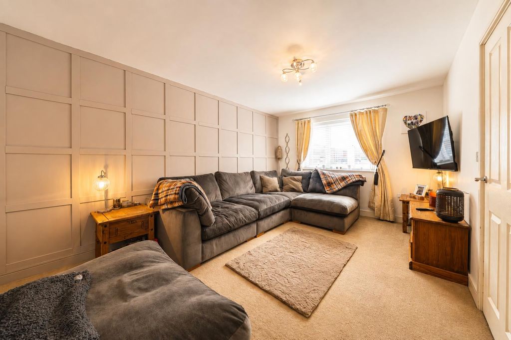 Property photo 2 of 29