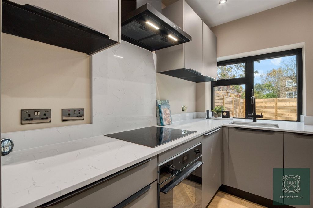 Property photo 3 of 21 Kitchen