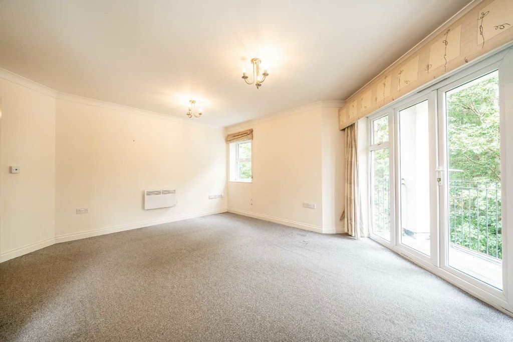 Property photo 2 of 7