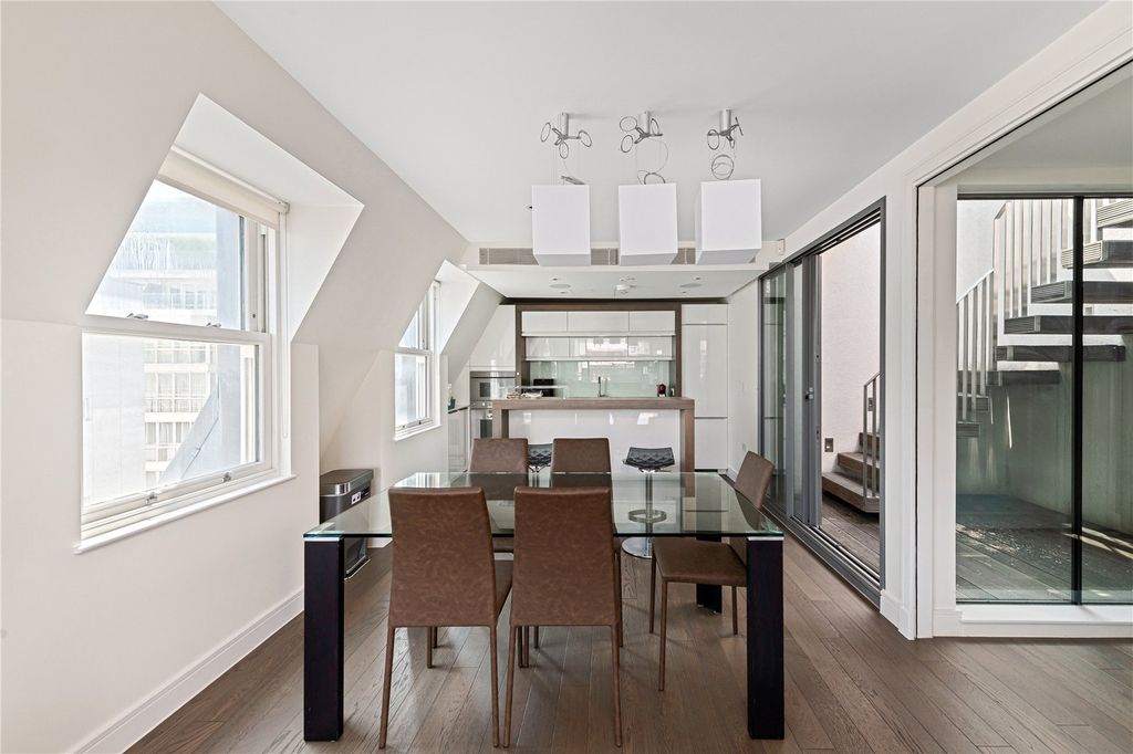 Property photo 1 of 15 Dining Room