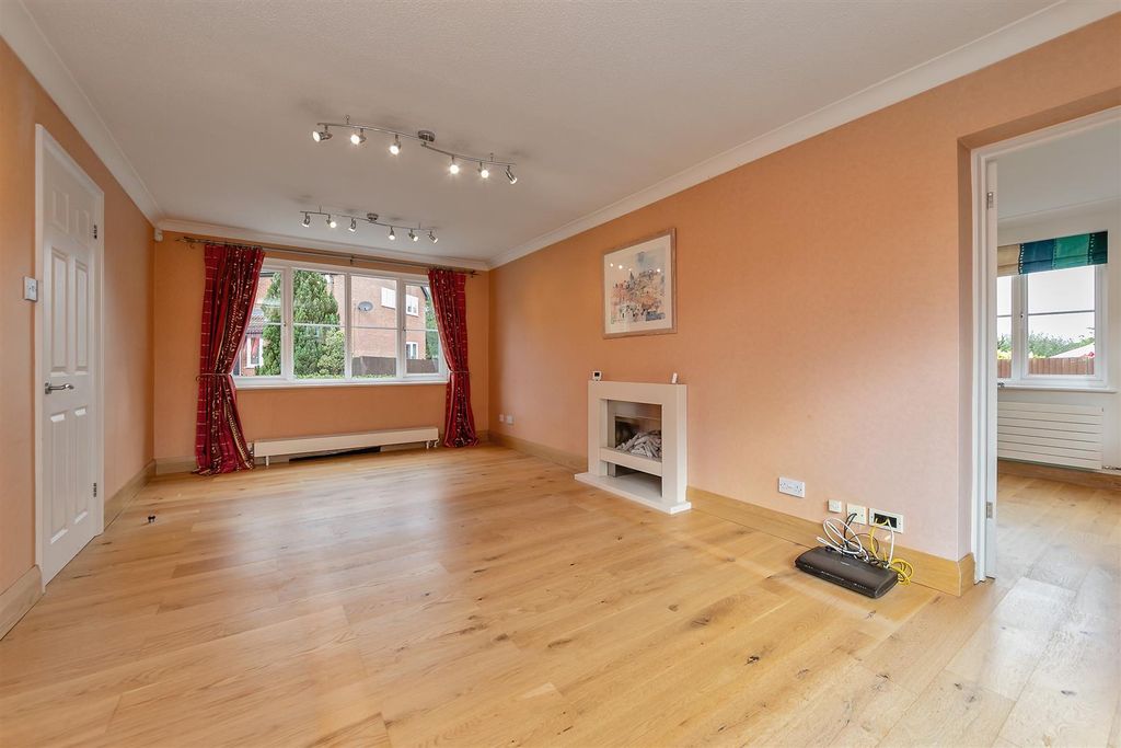 Property photo 3 of 25 24Belsizeclose-29.Jpg