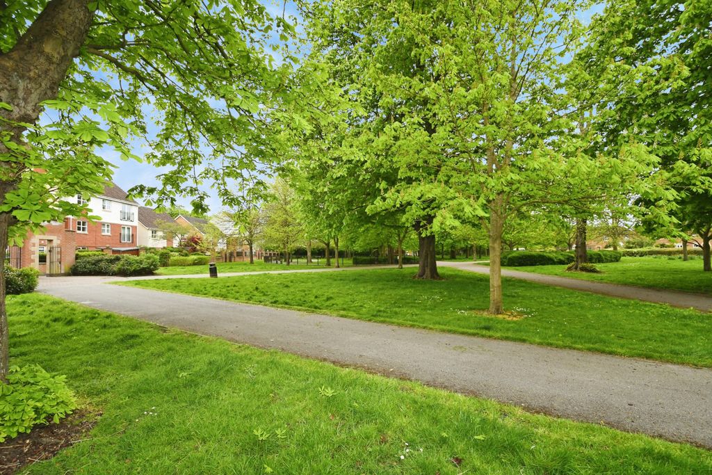 Property photo 2 of 15 Nearby Park