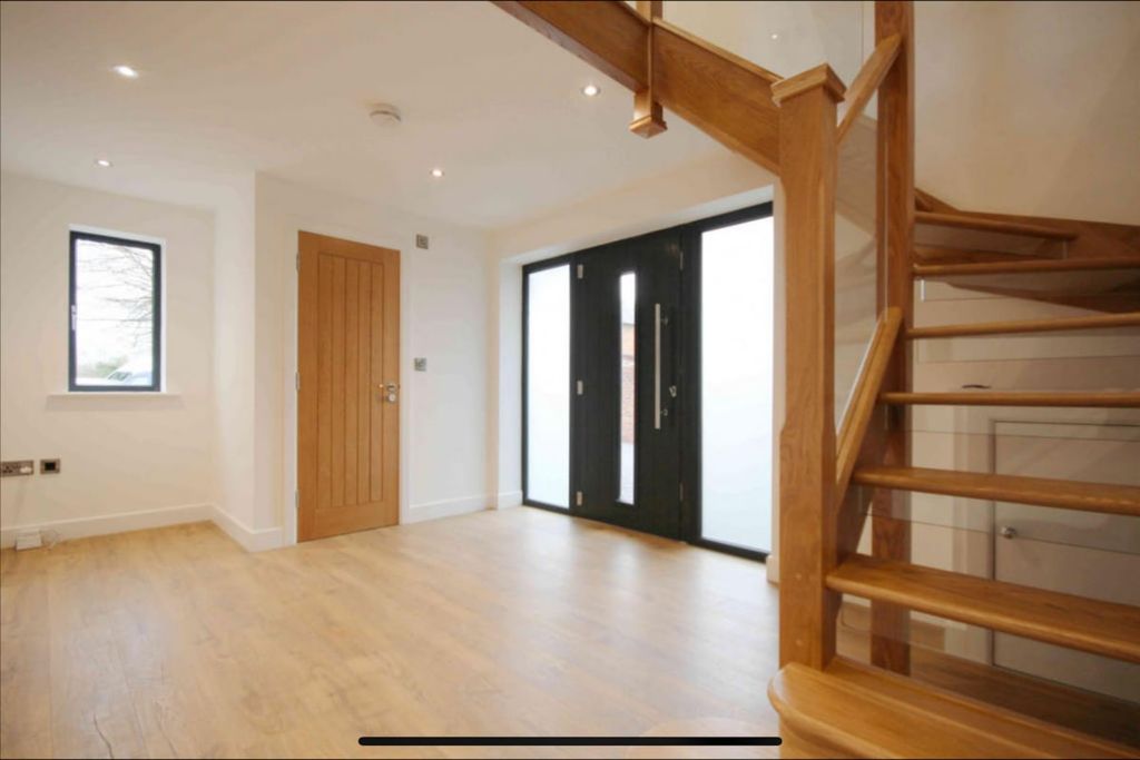 Property photo 2 of 25