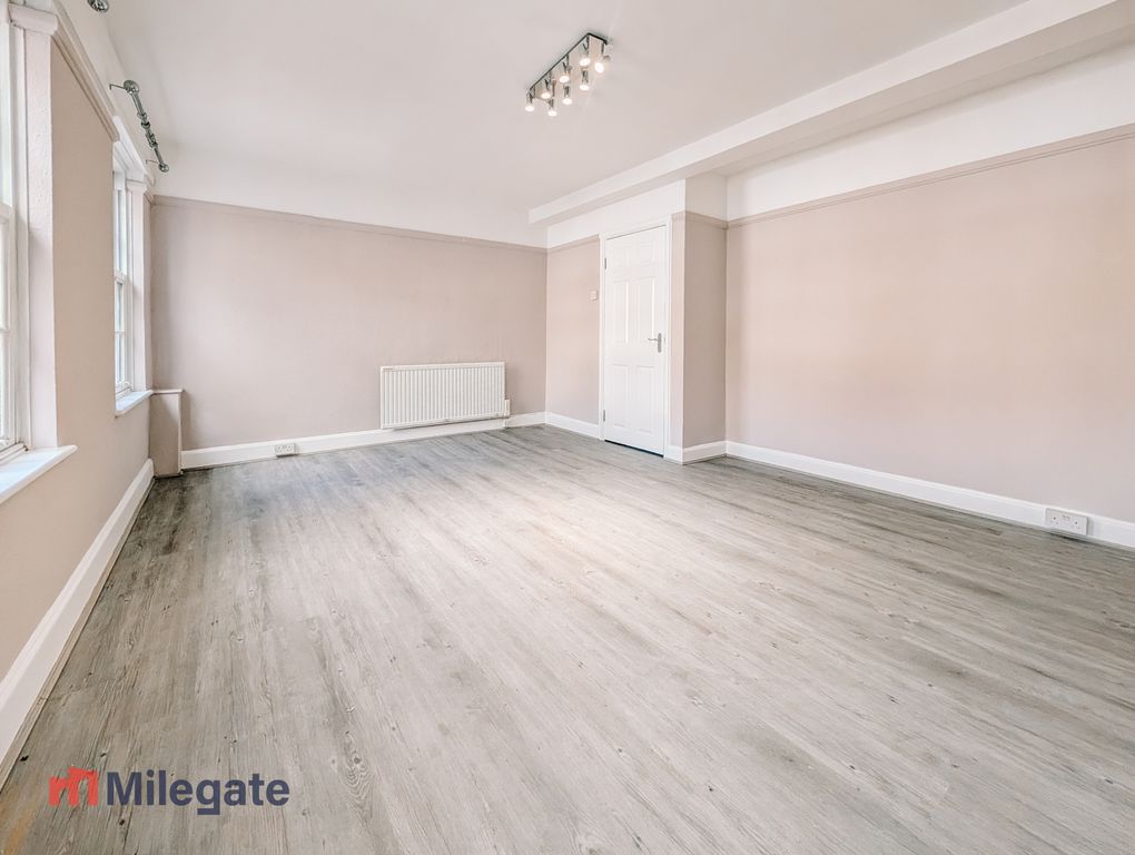 Property photo 3 of 12 Photo 3