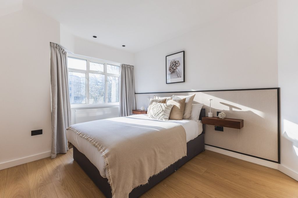 Property photo 3 of 54 Bedroom