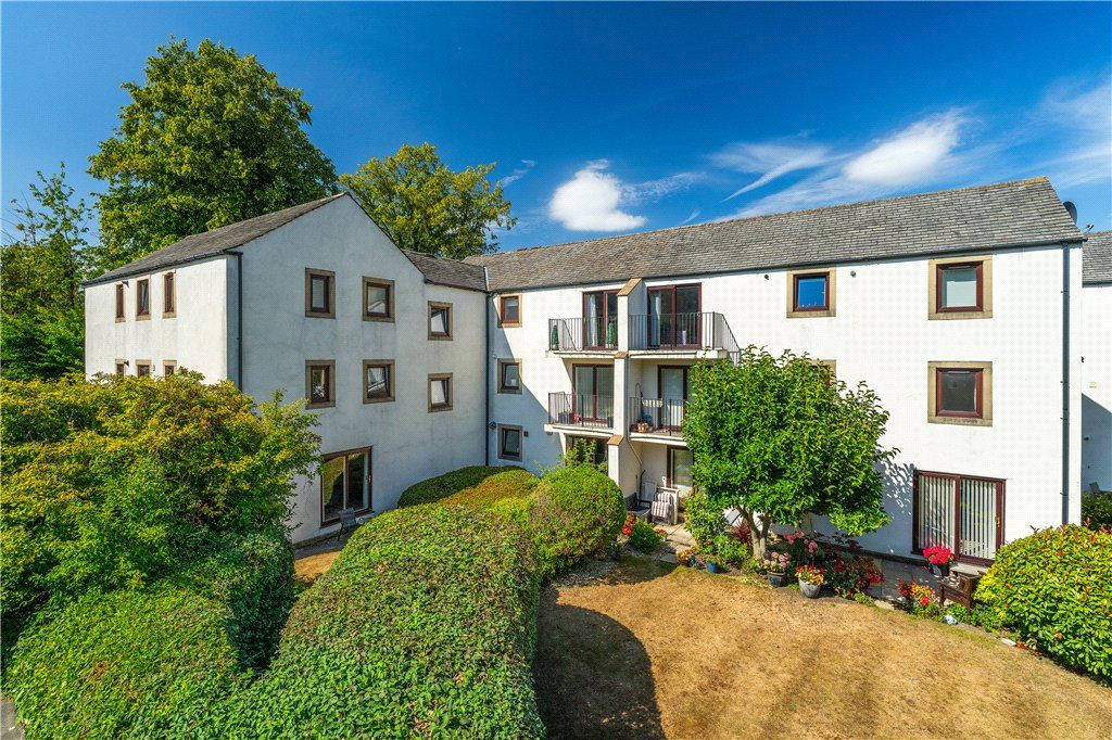 Property photo 1 of 14 Yew Court