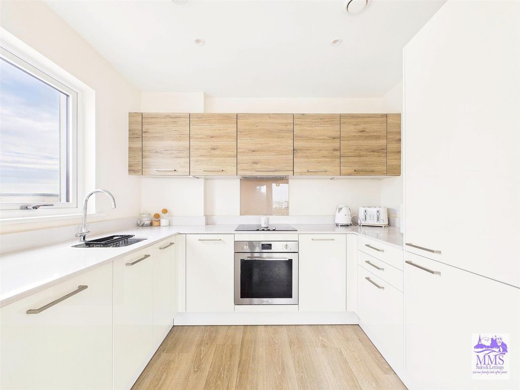 Property photo 2 of 15 Cam04098G0-Pr0113-Still007.Jpg