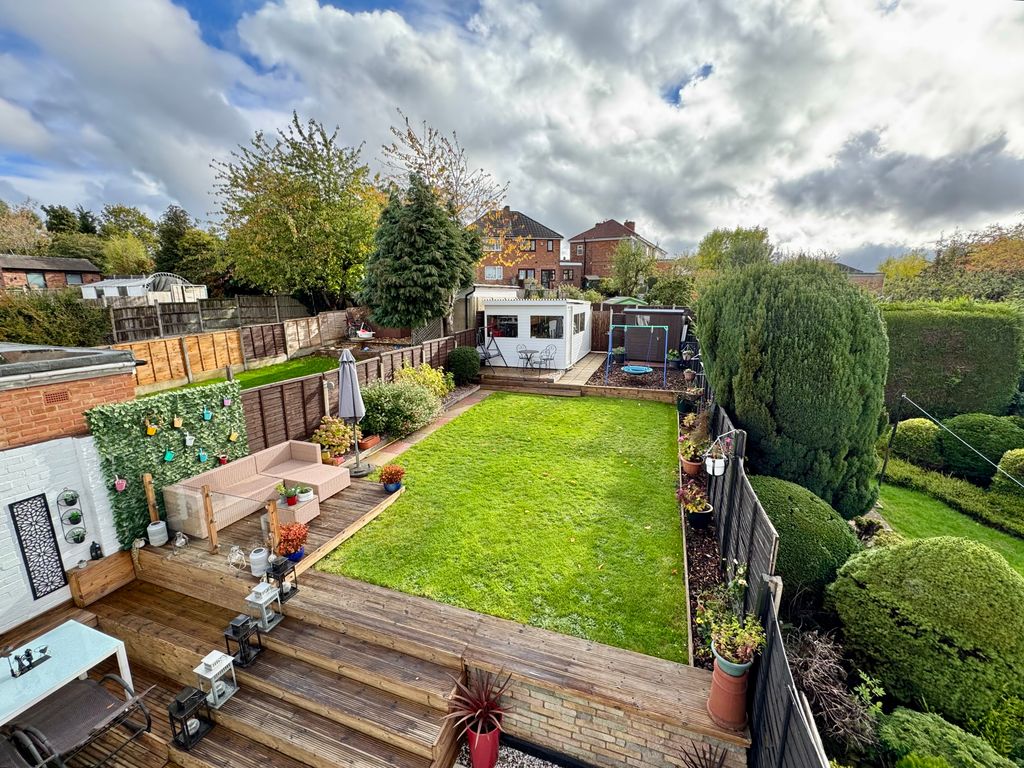 Property photo 2 of 19 Garden View