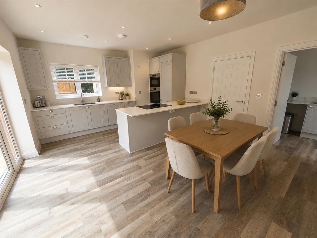 Property photo 3 of 20 Furnished Kitchen-Diner.Png