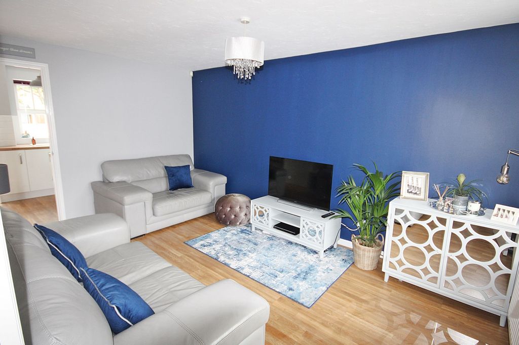Property photo 3 of 12
