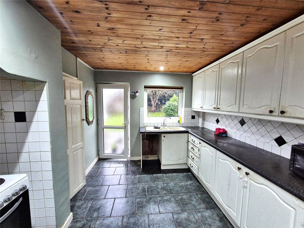 Property photo 3 of 15 Kitchen