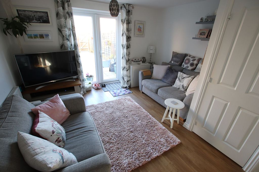 Property photo 2 of 16