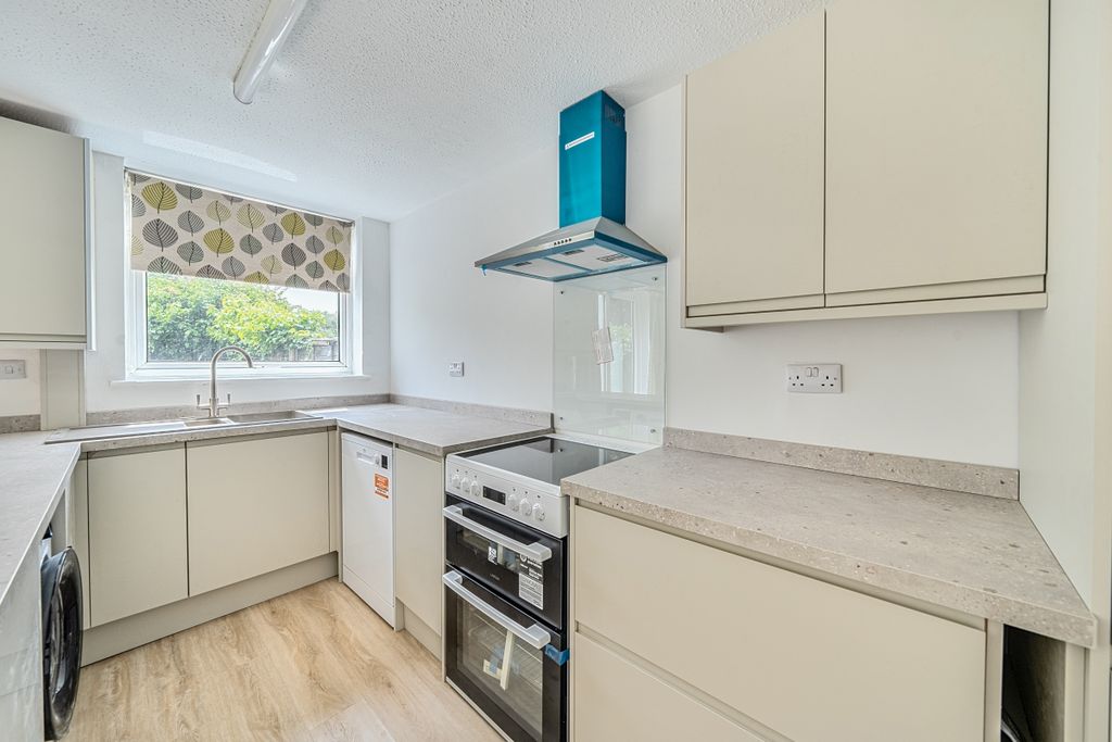 Property photo 3 of 10 1472573-15-6A2169...
