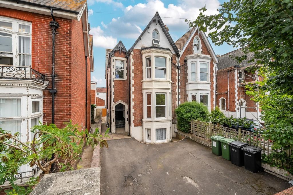 Property photo 1 of 11 1326799-15-6878Ff8374119.Jpg