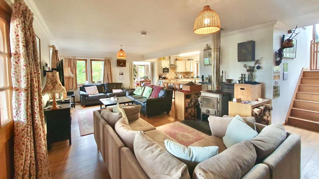 Property photo 2 of 21 Croft Road, Lochcarron