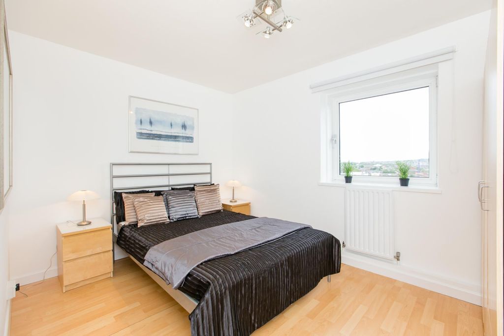 Property photo 3 of 7 Picture No.16