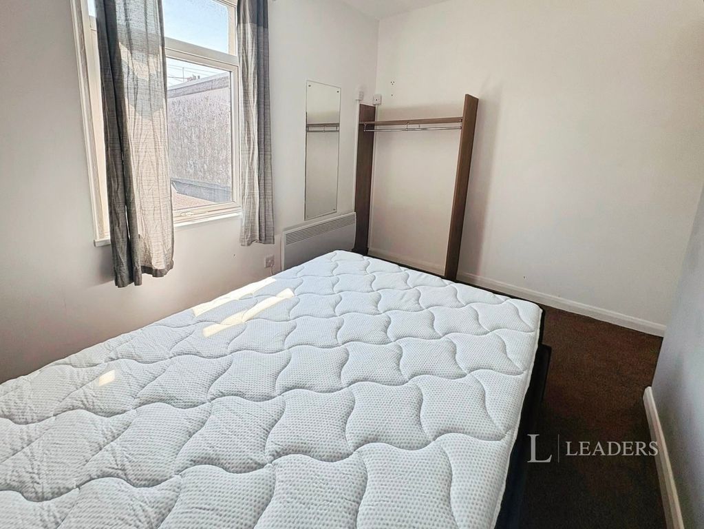 Property photo 3 of 8 Pbox-Img.Jpg