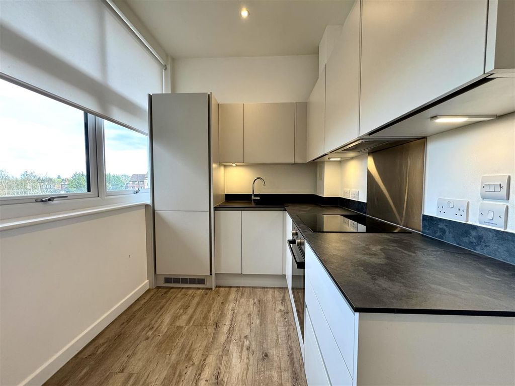 Property photo 3 of 11 Kitchen Pic 2.Jpeg