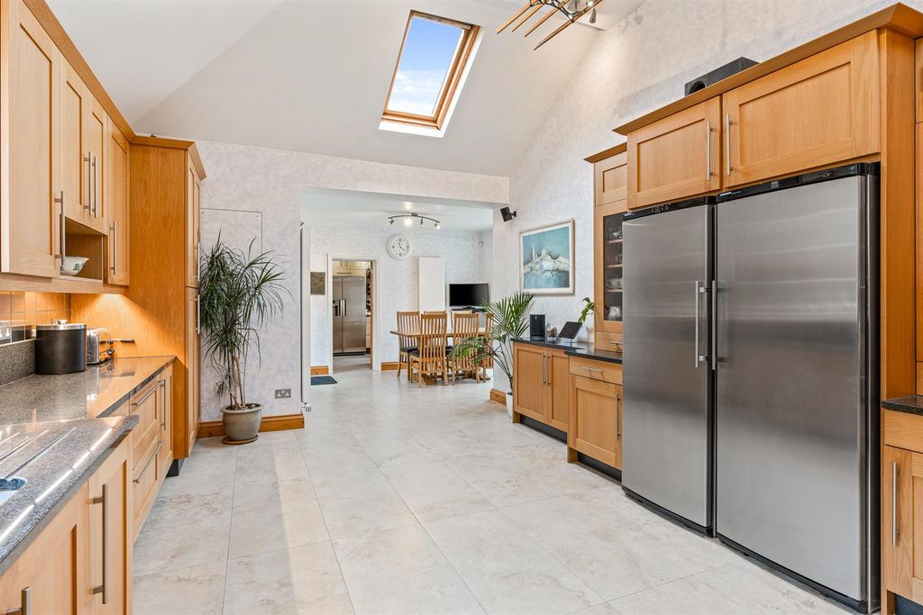 Property photo 3 of 26 Internal-17.Jpg