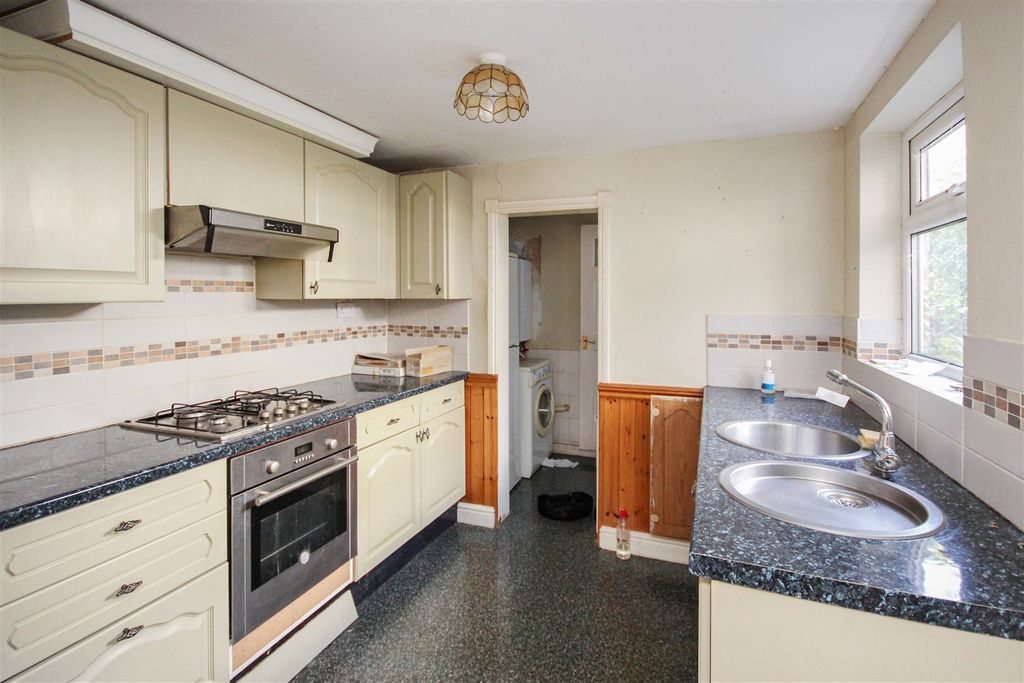 Property photo 2 of 12 Kitchen.Jpg