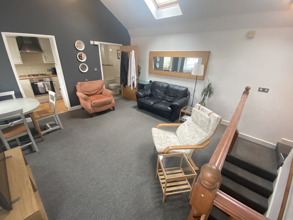 Property photo 3 of 8 Img_7989