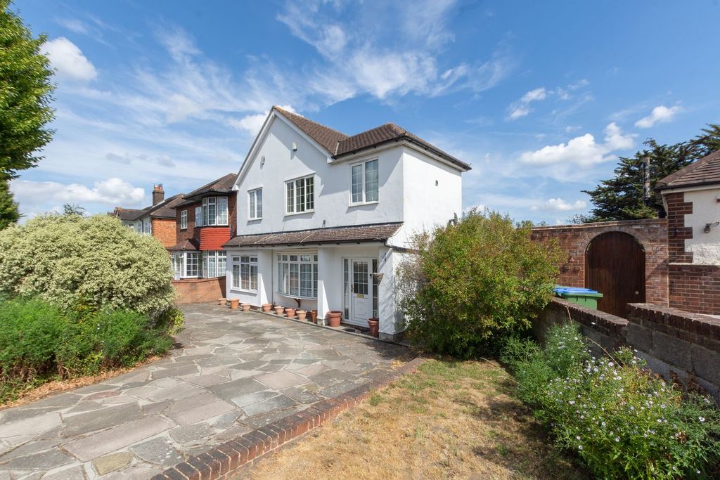 Property photo 1 of 18