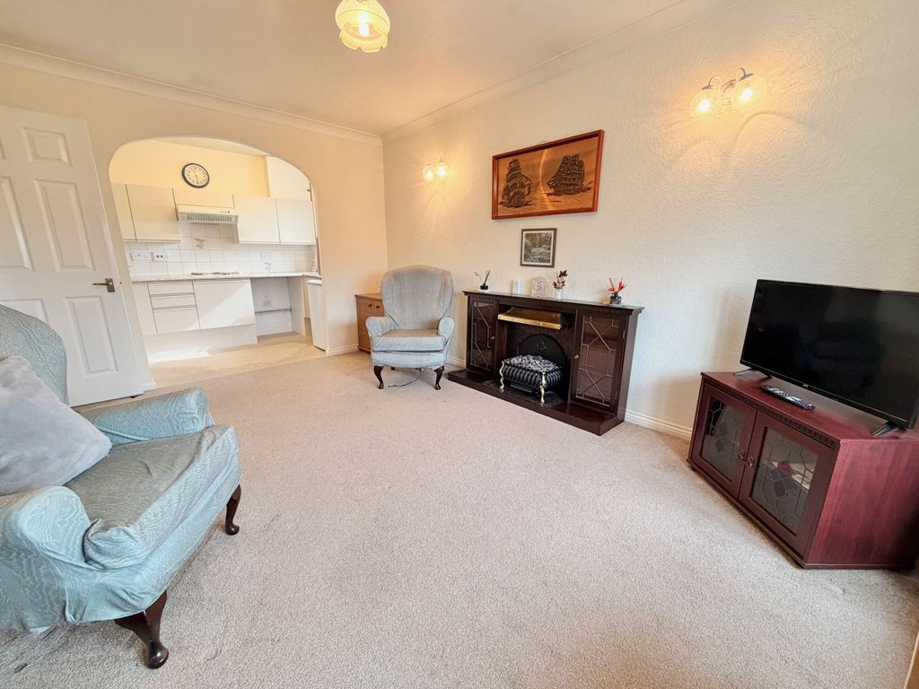 Property photo 3 of 9
