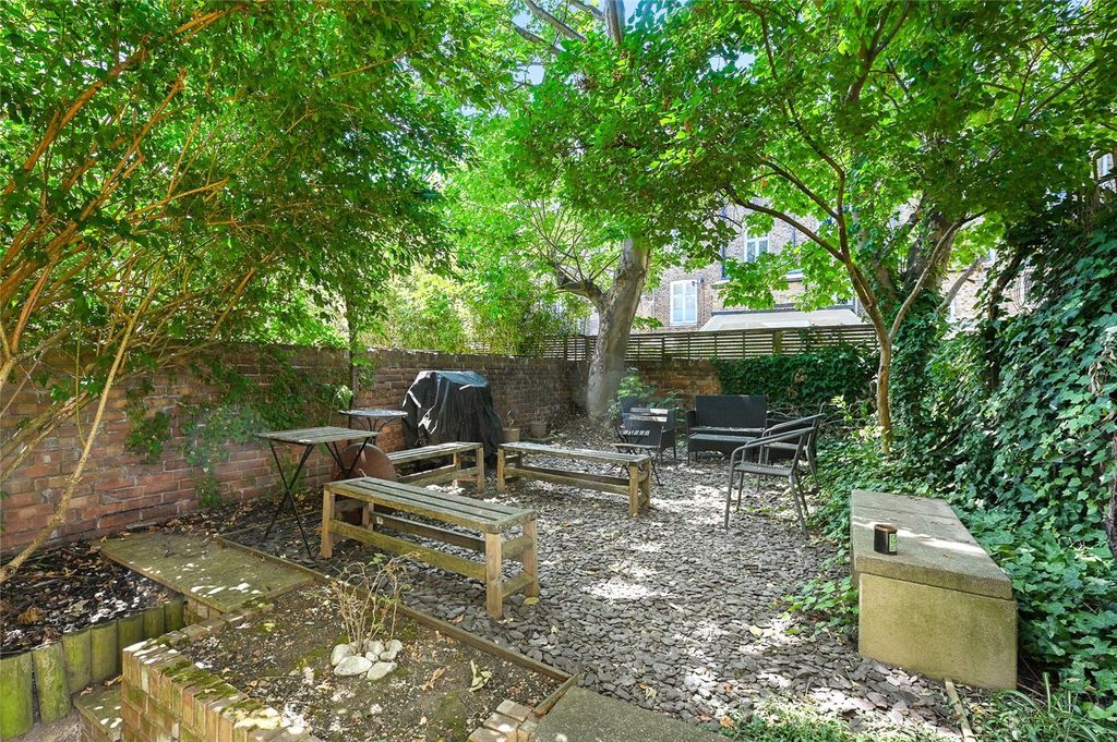 Property photo 3 of 10 Picture No. 12