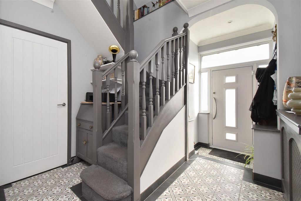 Additional image 7 of 4 bed detached bungalow for saleMoscow Road, Hastings TN35