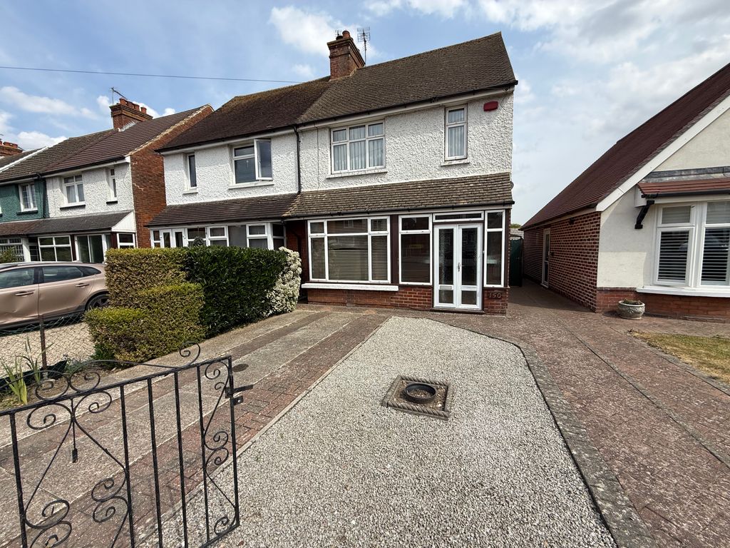 Property photo 3 of 40
