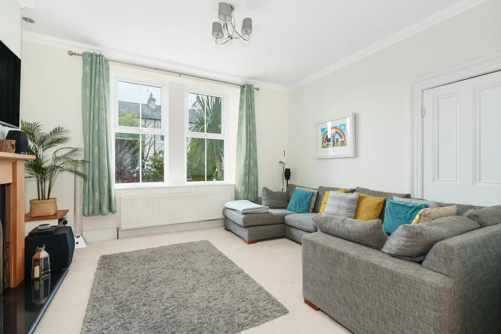 Property photo 2 of 23