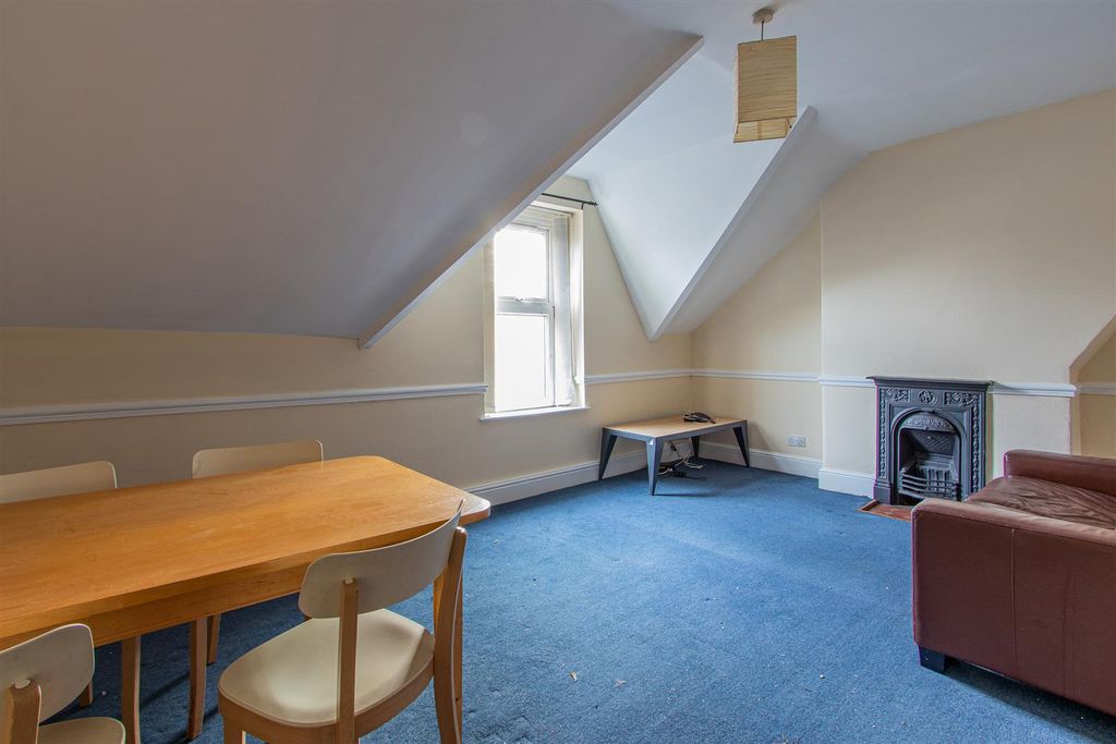 Property photo 3 of 11 Princes Street 5c-9.Jpg