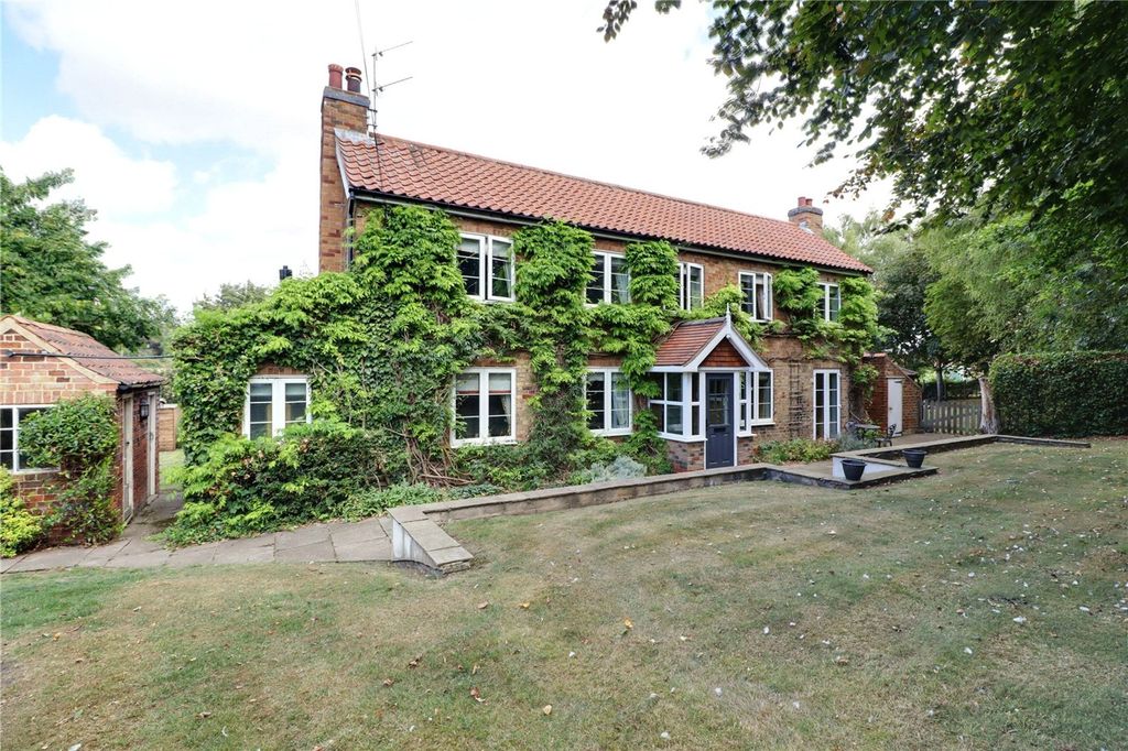 Property photo 2 of 49 Picture No. 23