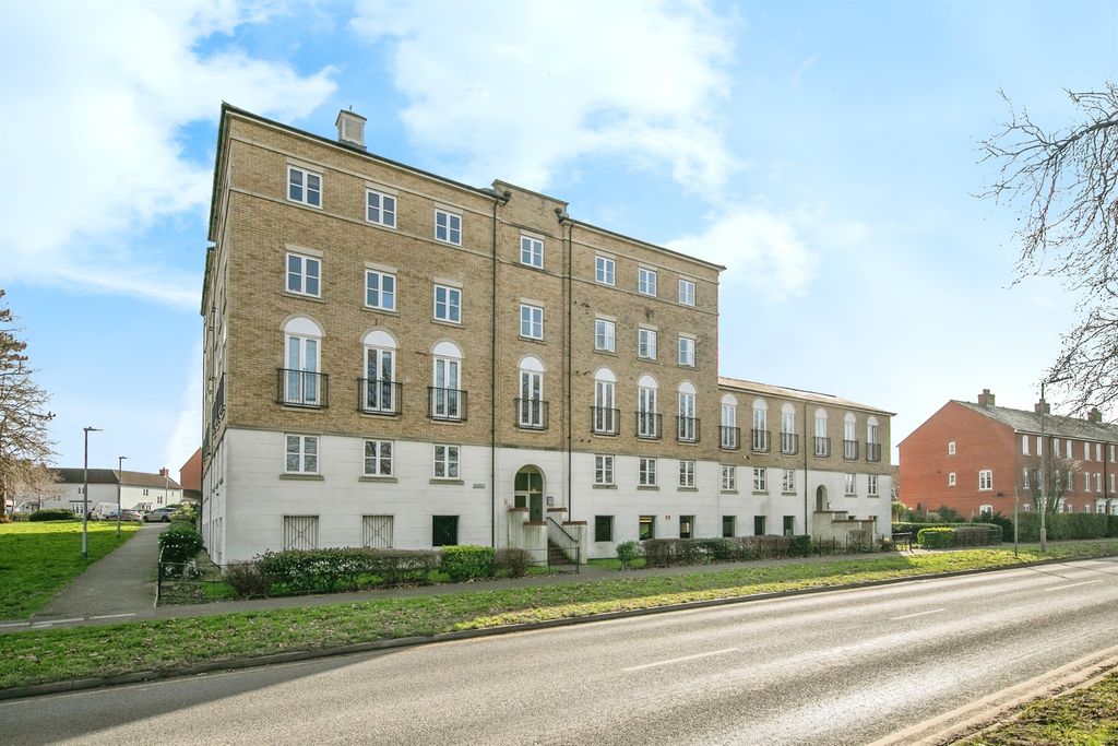 Property photo 1 of 15