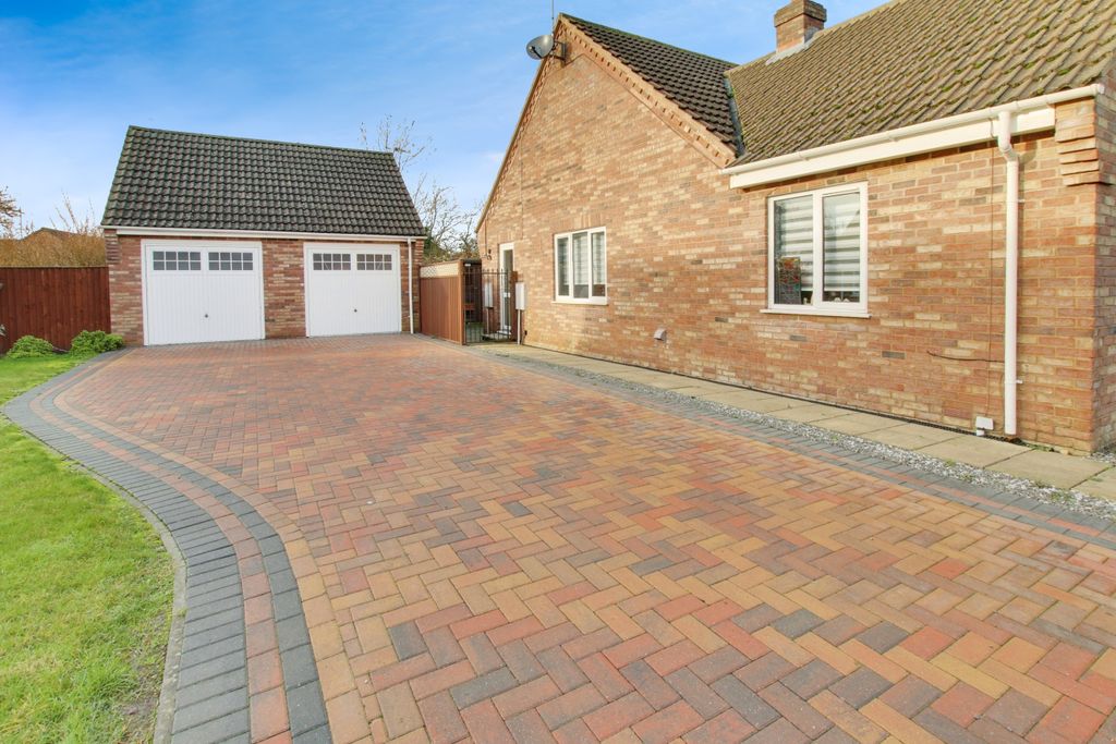 Property photo 2 of 20