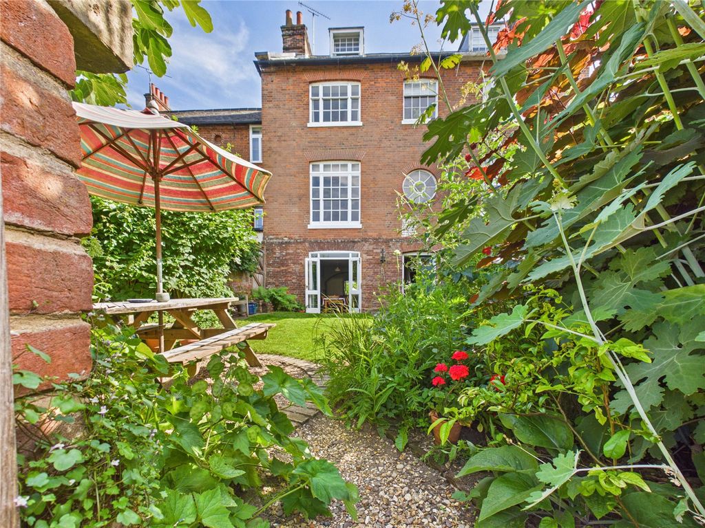 Property photo 1 of 27 Picture No. 24