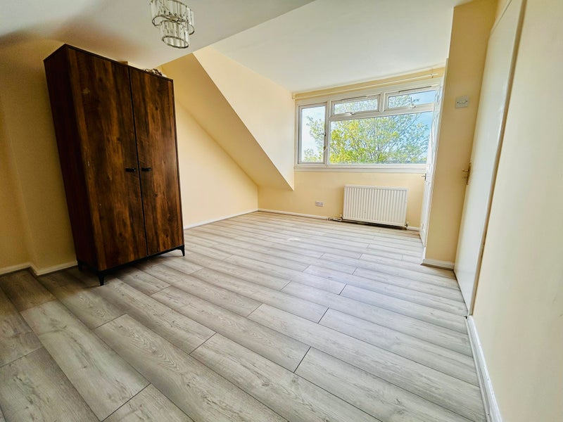 Property photo 2 of 3