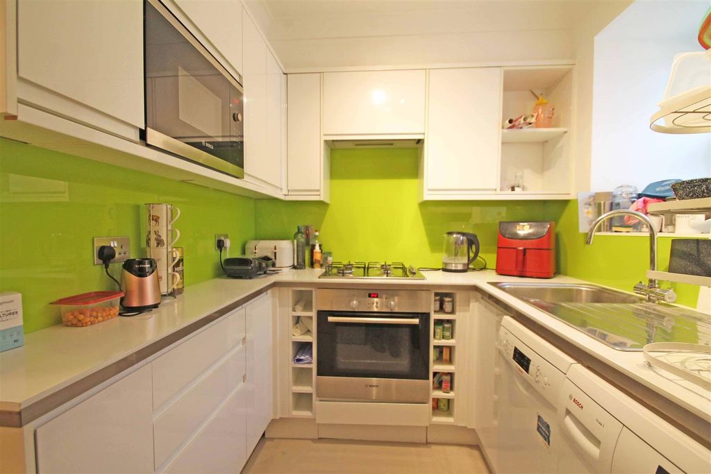 Property photo 2 of 6 Kitchen