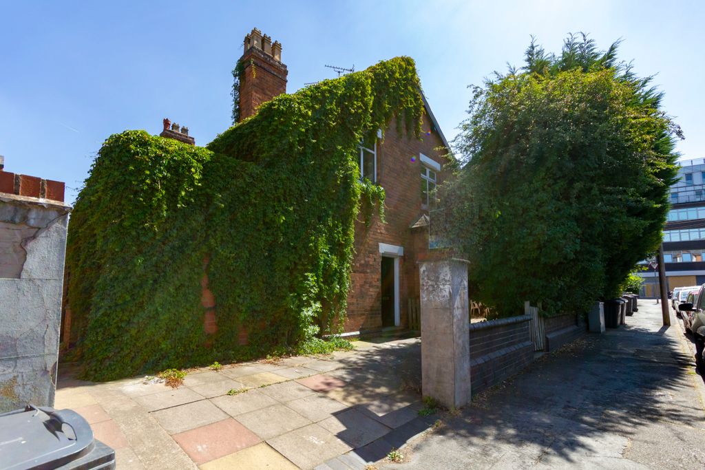 Property photo 1 of 6