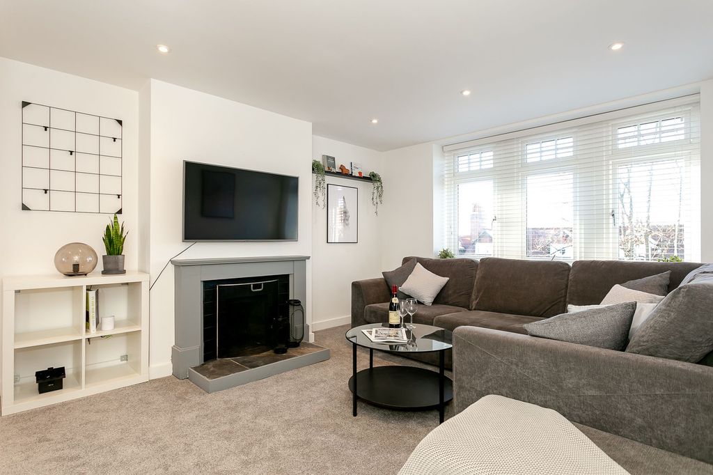 Property photo 3 of 19