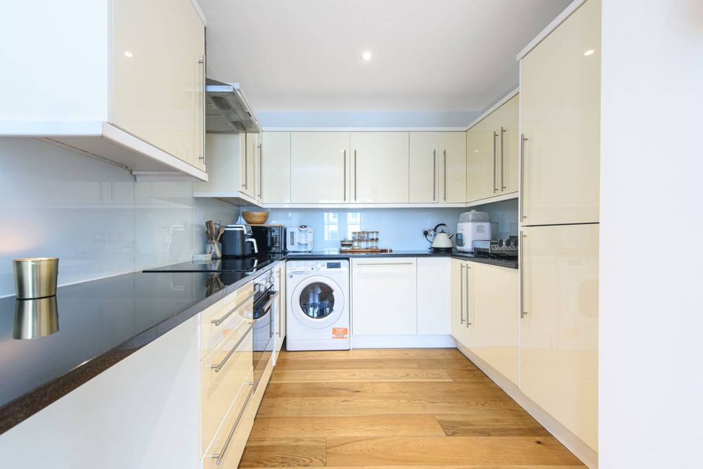 Property photo 2 of 11